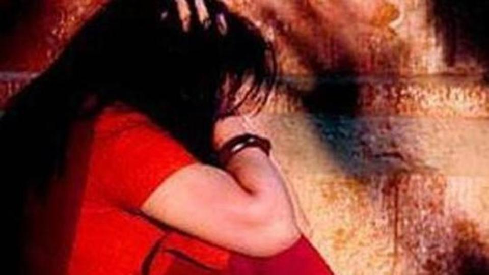 arrested chopping wife's body parts