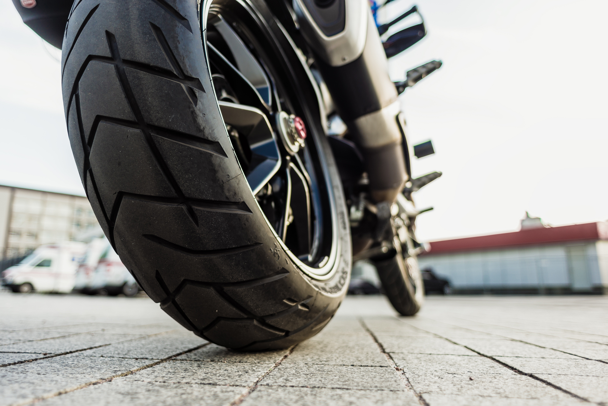 tire width affects performance your
