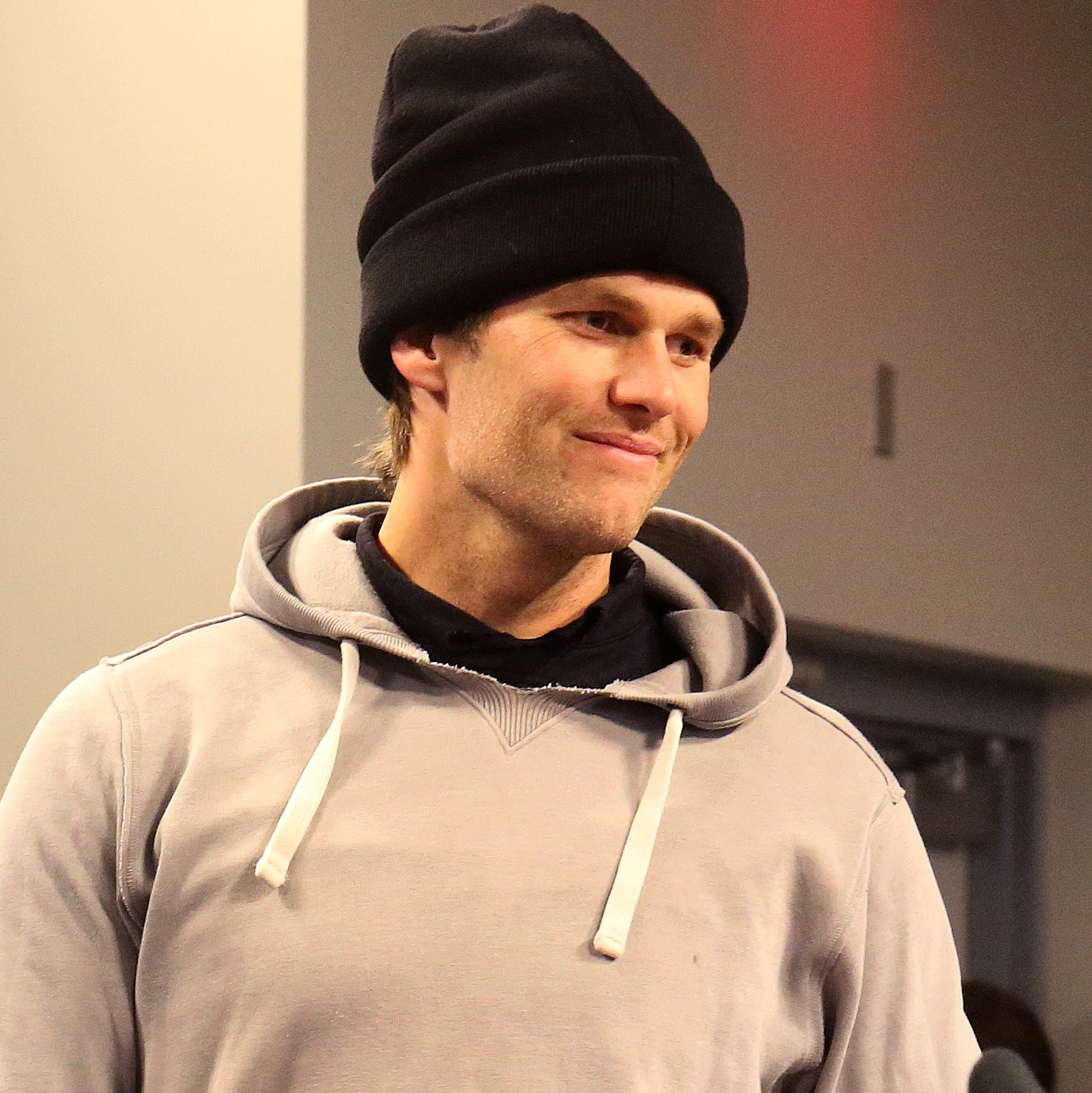 Brady can't take snaps under