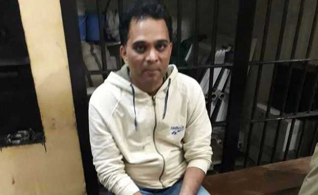 Karnataka doctor sets cars fire