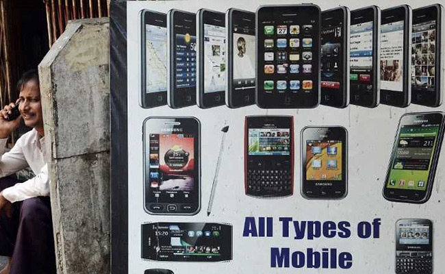 Explain Aadhaar must mobile: