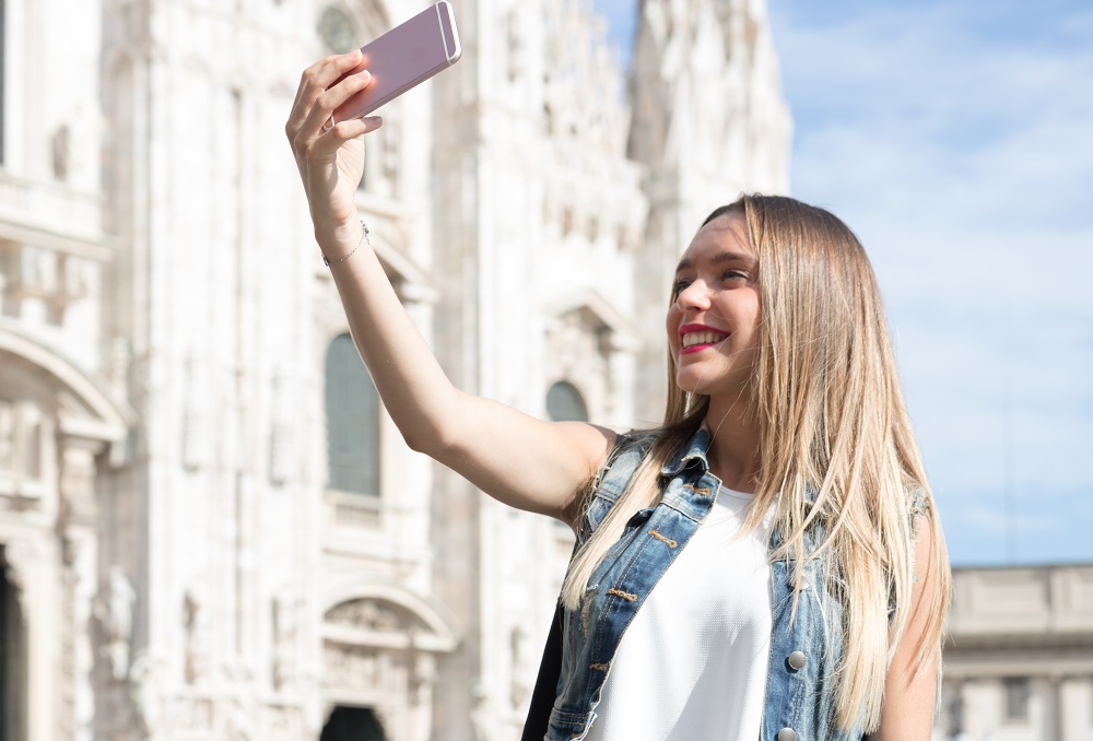 places around world where selfies