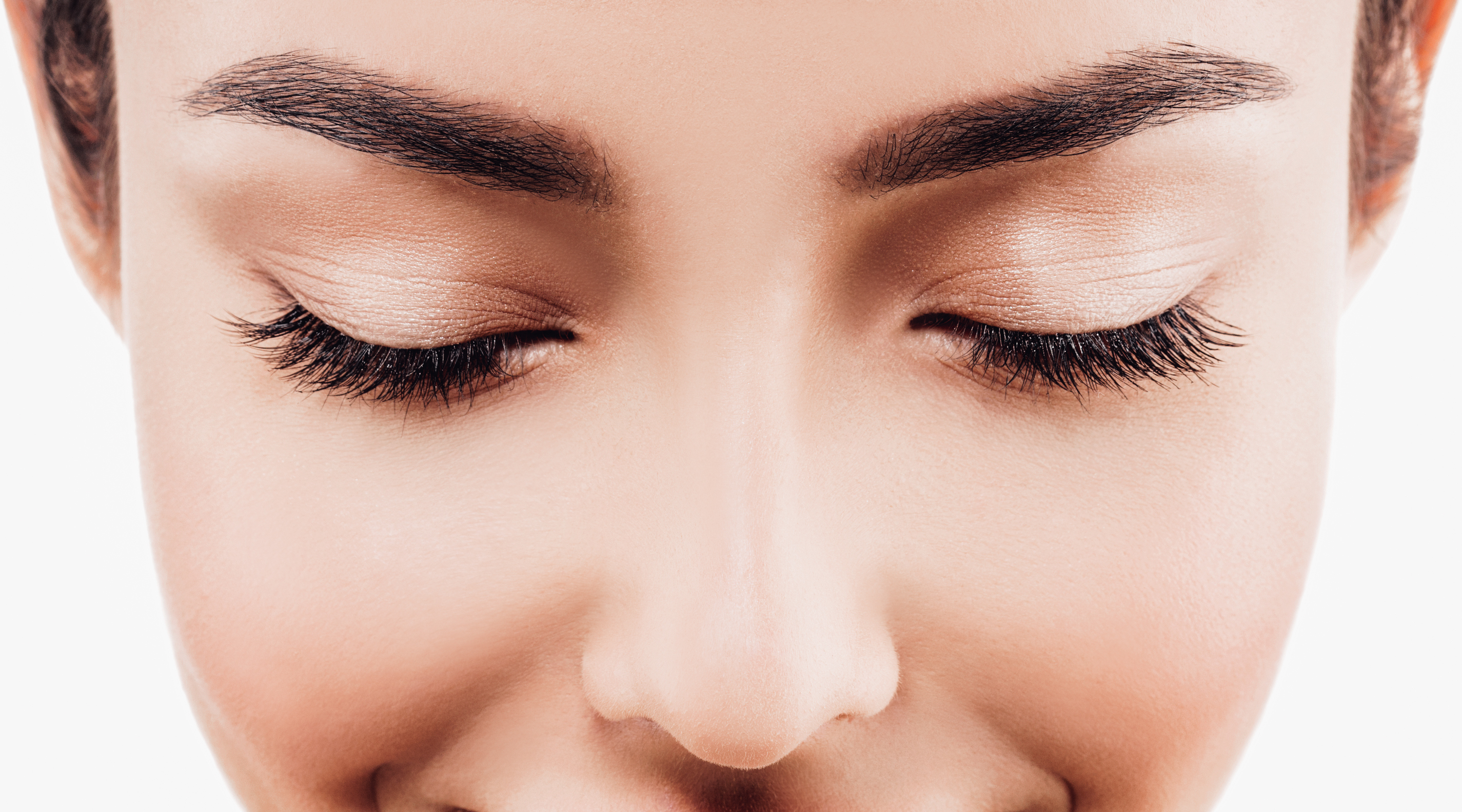 have eyebrows?