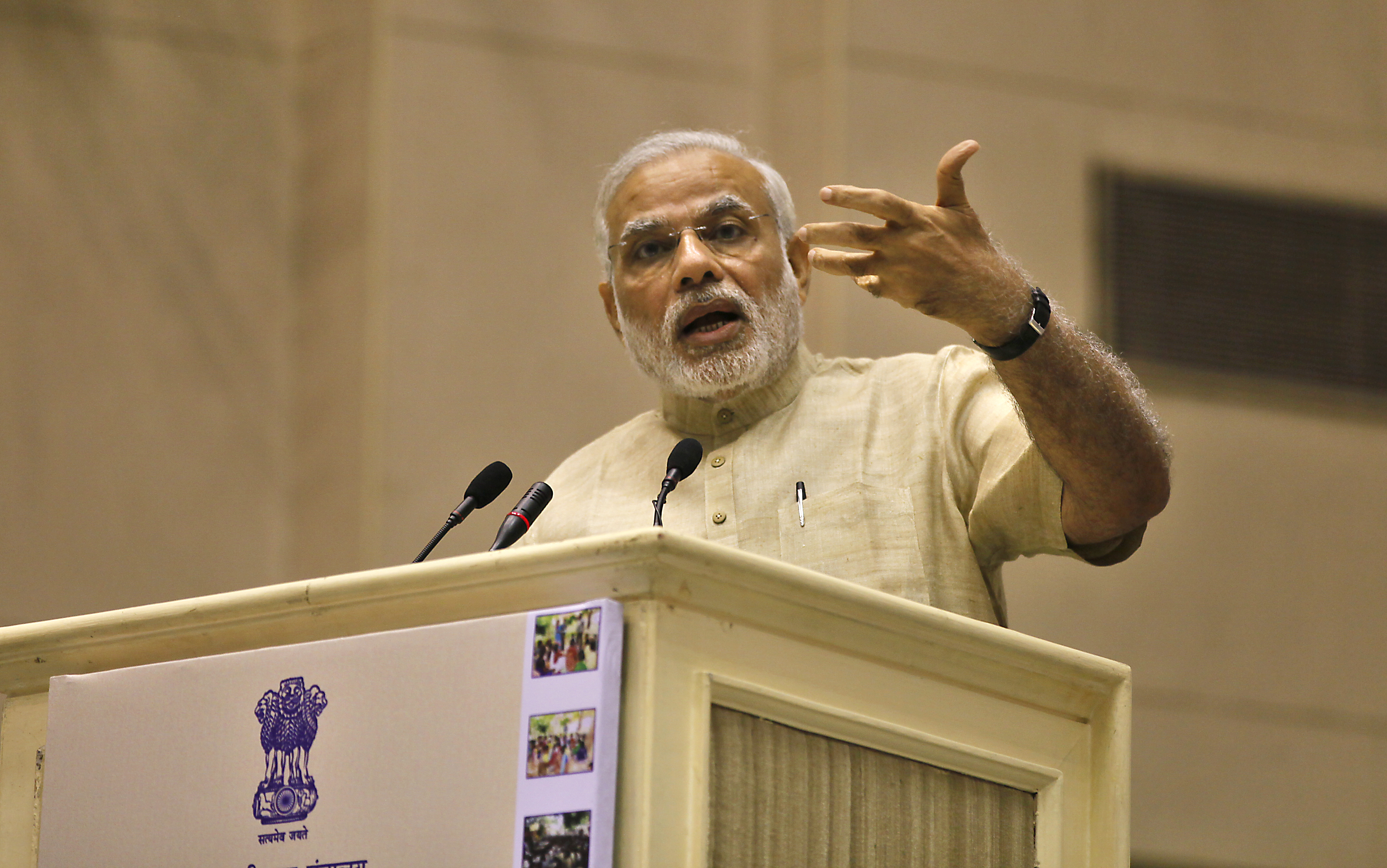 Modi dares Rahul Gandhi
