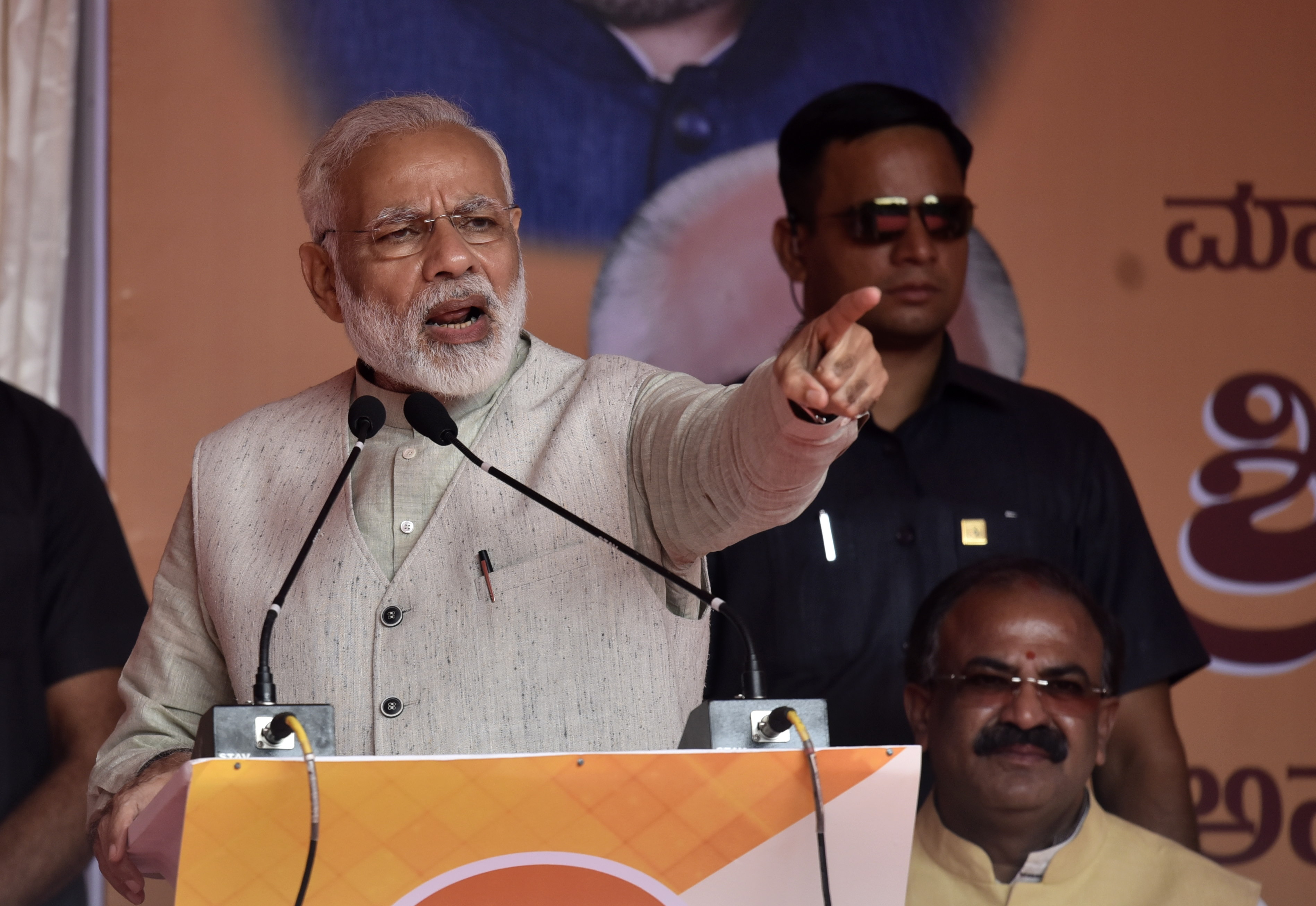 PM-Rahul verbal duel Karnataka