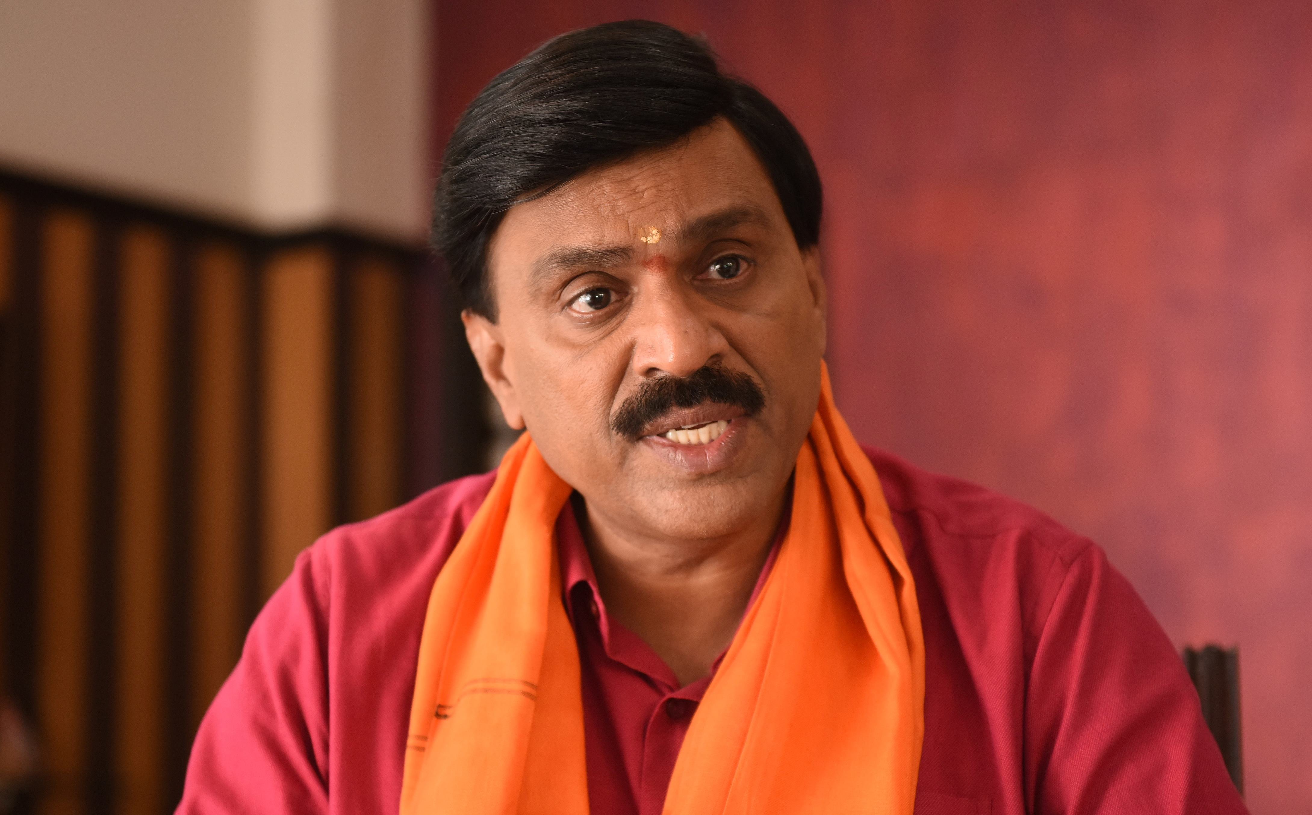Janardhana Reddy can't campaign Karnataka