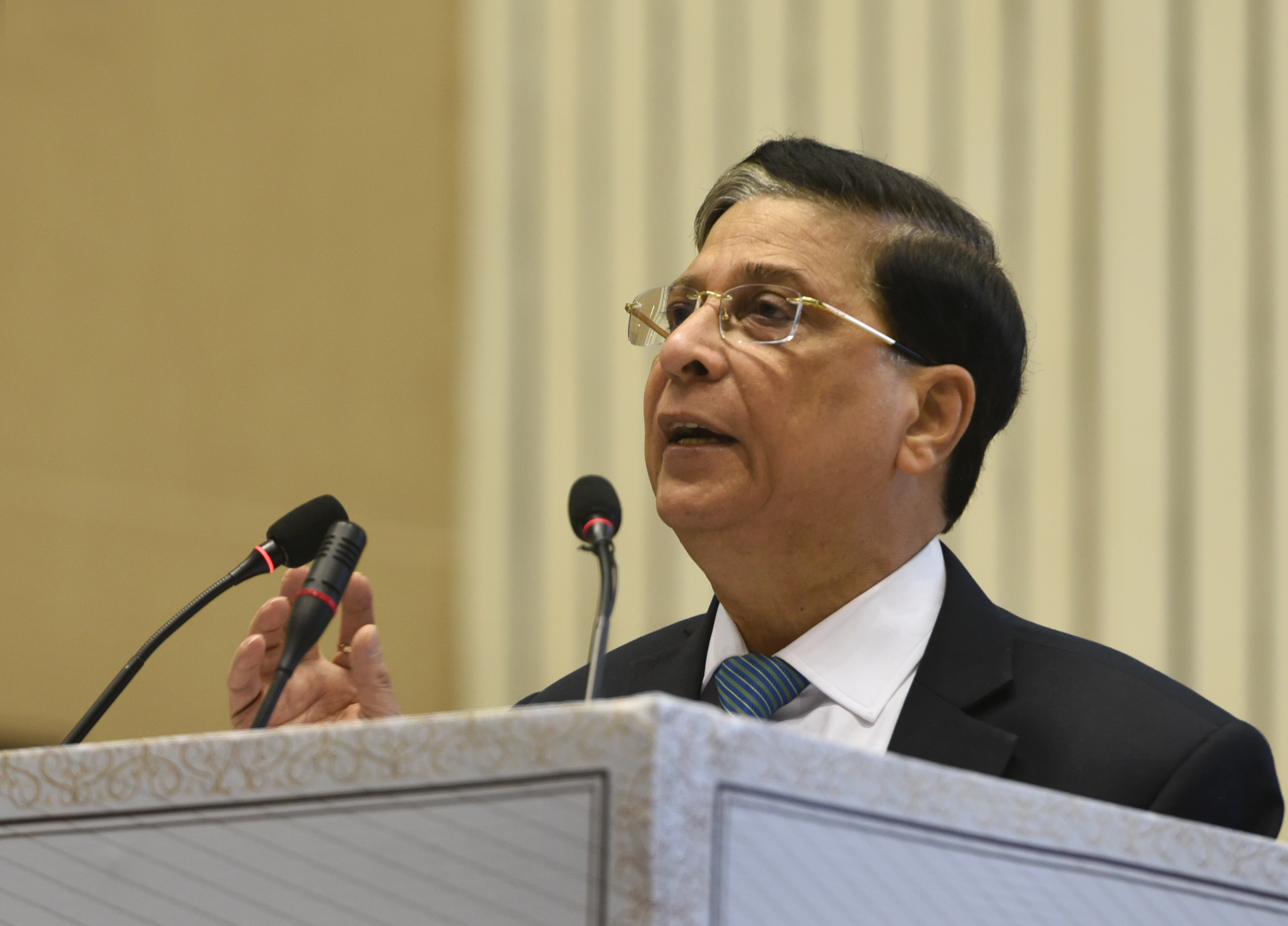 Cong withdraws impeachment plea