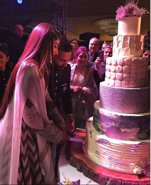 Watch: Sonam-Anand 'huge' wedding cake