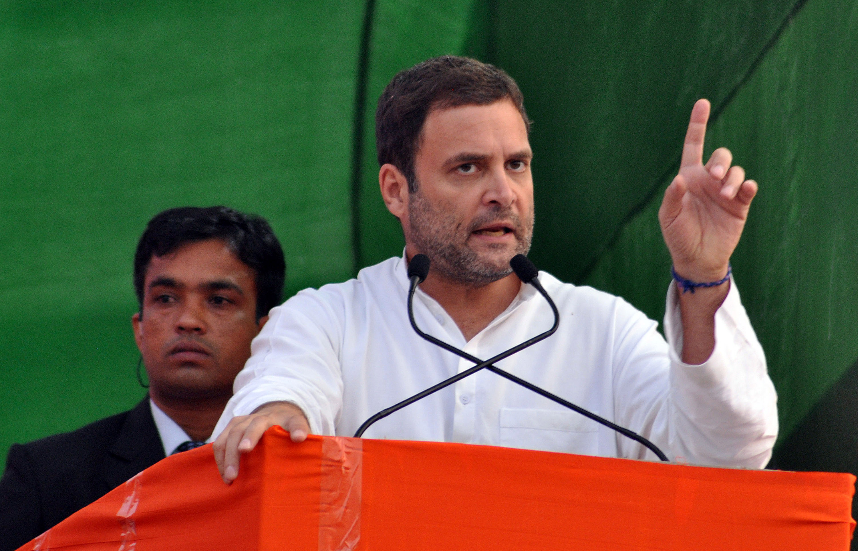 Rahul meets Lalu Prasad AIIMS