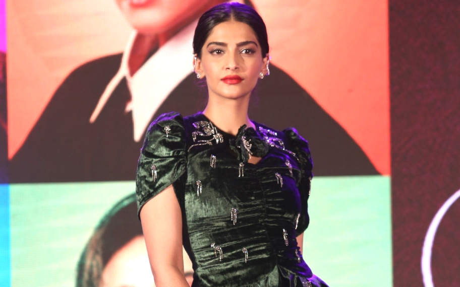 Sonam Kapoor sensuous thigh-high slit