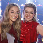 Kelly Clarkson smiling and posing for the camera: 15-year-old Brynn Cartelli wins on ‘The Voice’