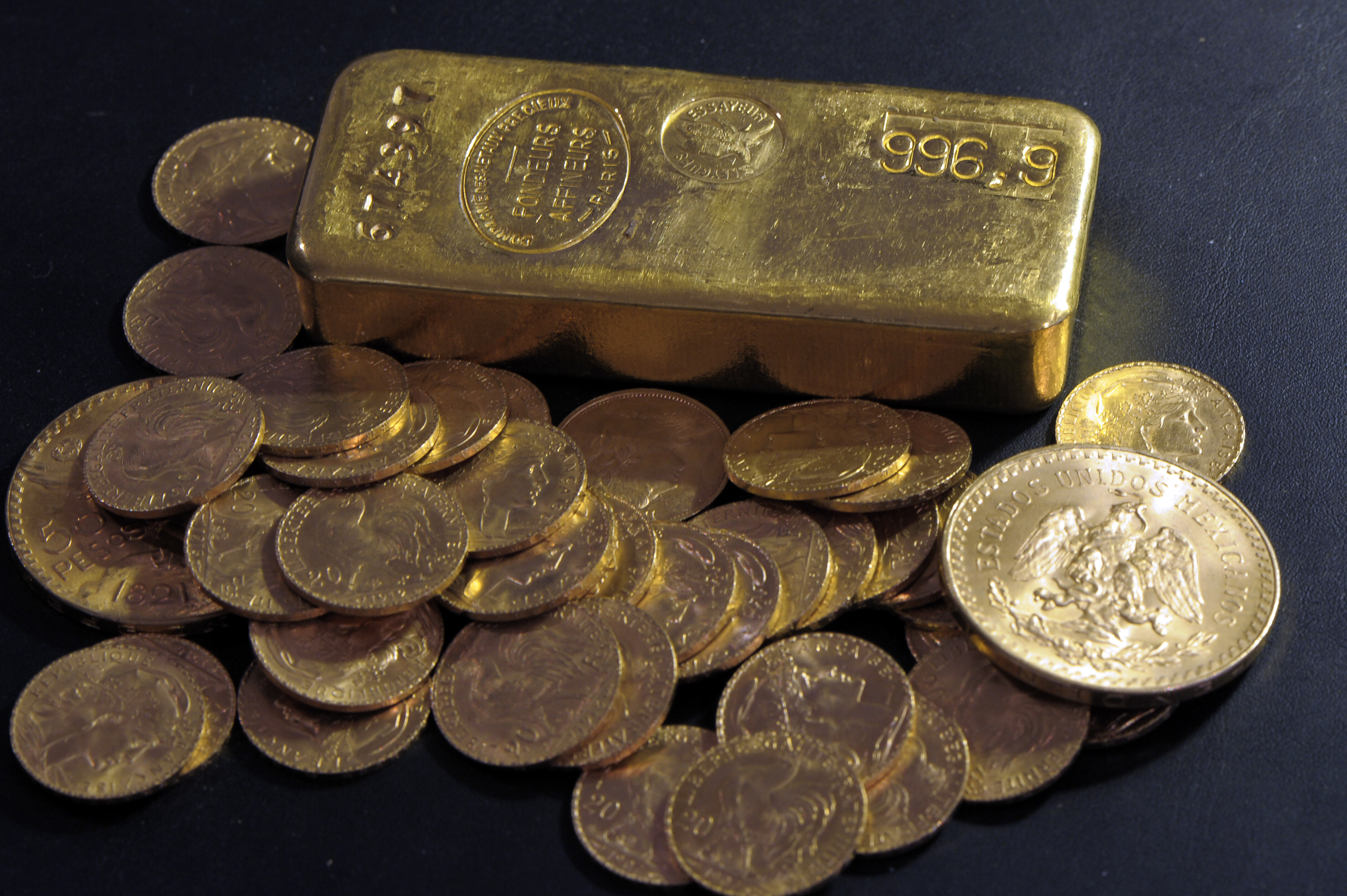 Want invest gold? declines, experts