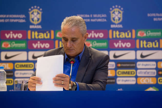 ---rendered: | Tite assumiria o cargo após a disputa da Copa do Mundo (Foto: Vanderlei Almeida/AFP) - Fornecido por Fundação Cásper Líbero Slide 1 de 24: Tite revela pitaco de esposa antes de fechar lista com 25 nomes: 'Convoca mais para ser justo'
