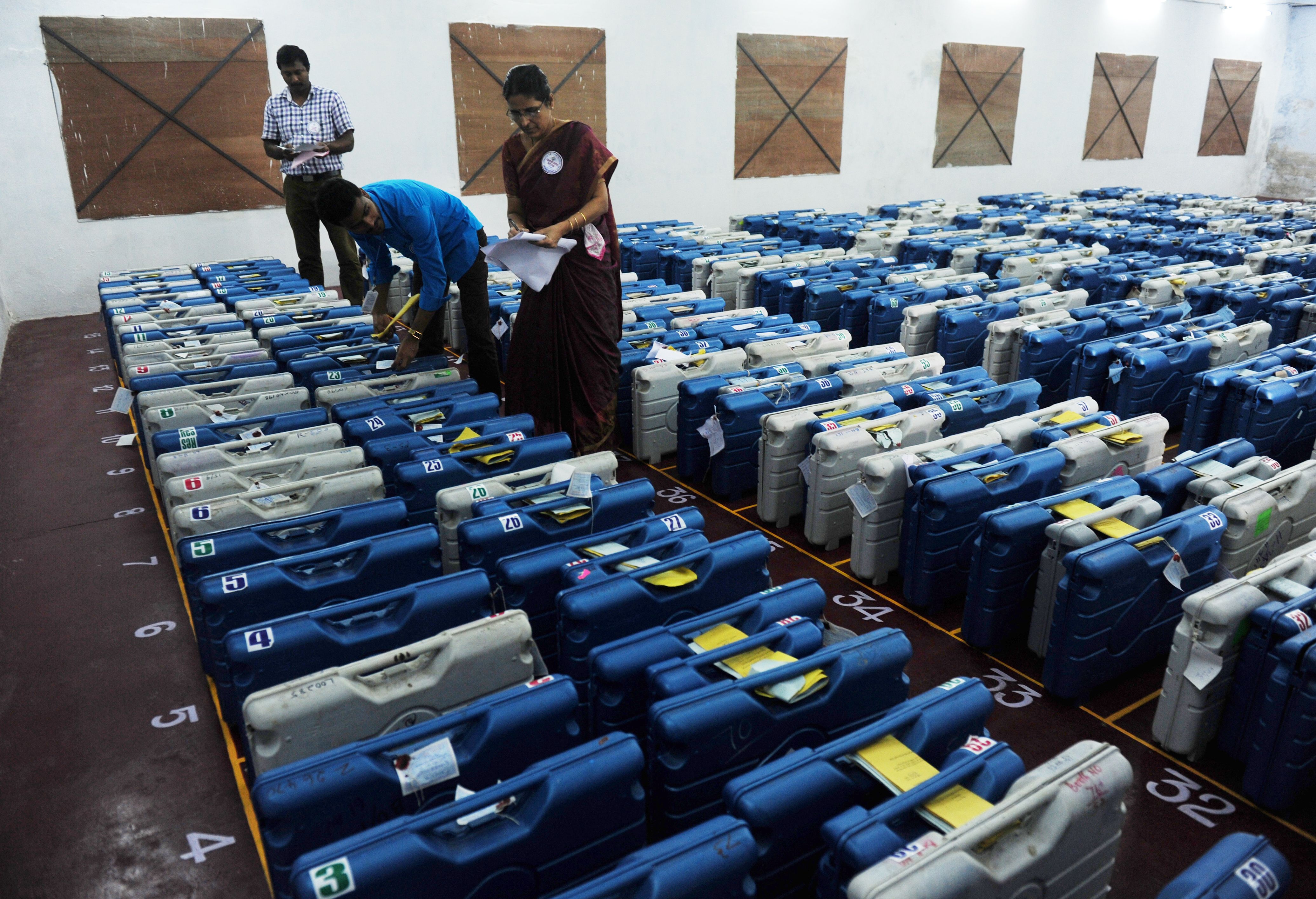 peek inside counting centre