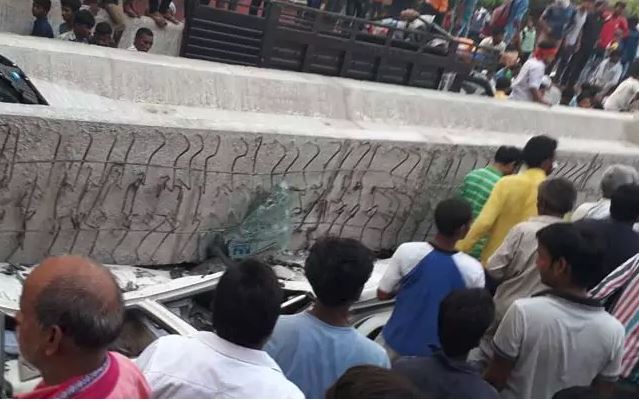 Varanasi: dead flyover collapse