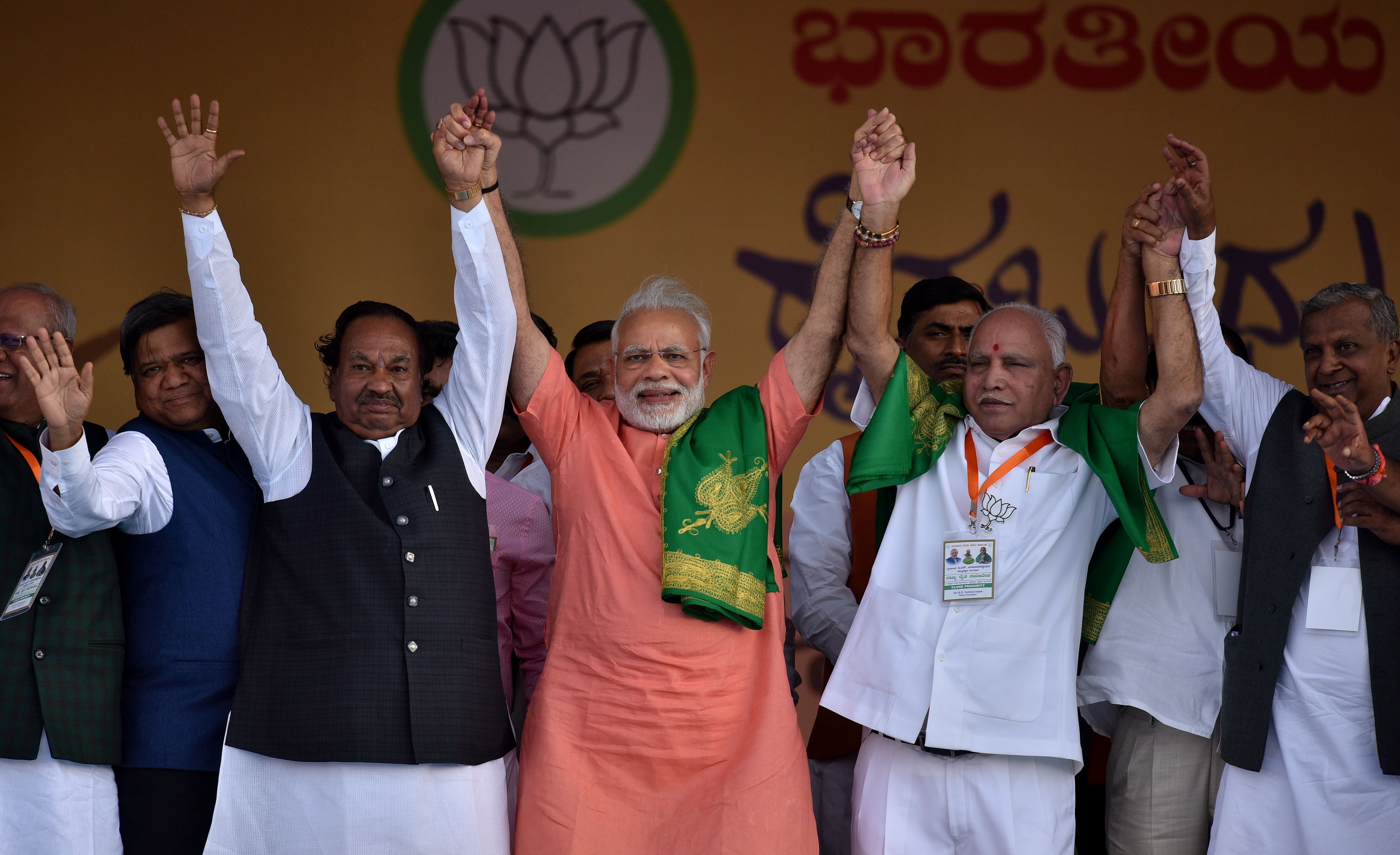 'Few MLAs happy with Cong-JD(S)