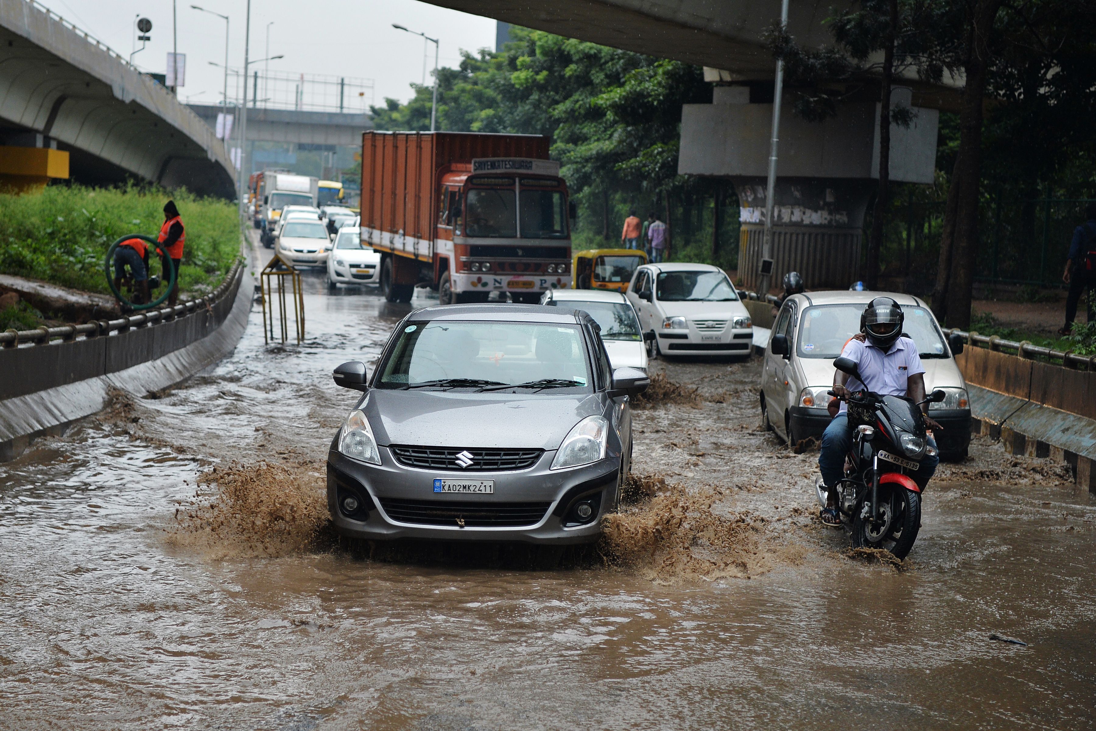 Heavy rains lash Karnataka, assures