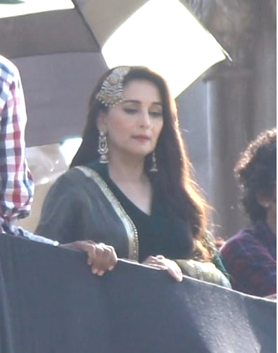 Madhuri's look Kalank leaked!