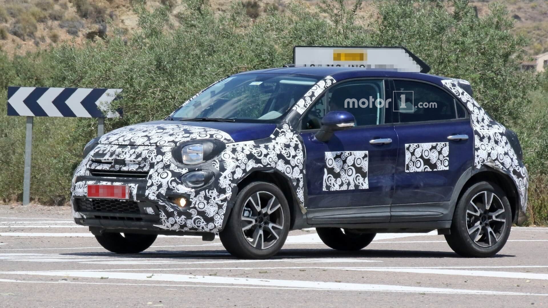 Fiat 500X caught hiding minor