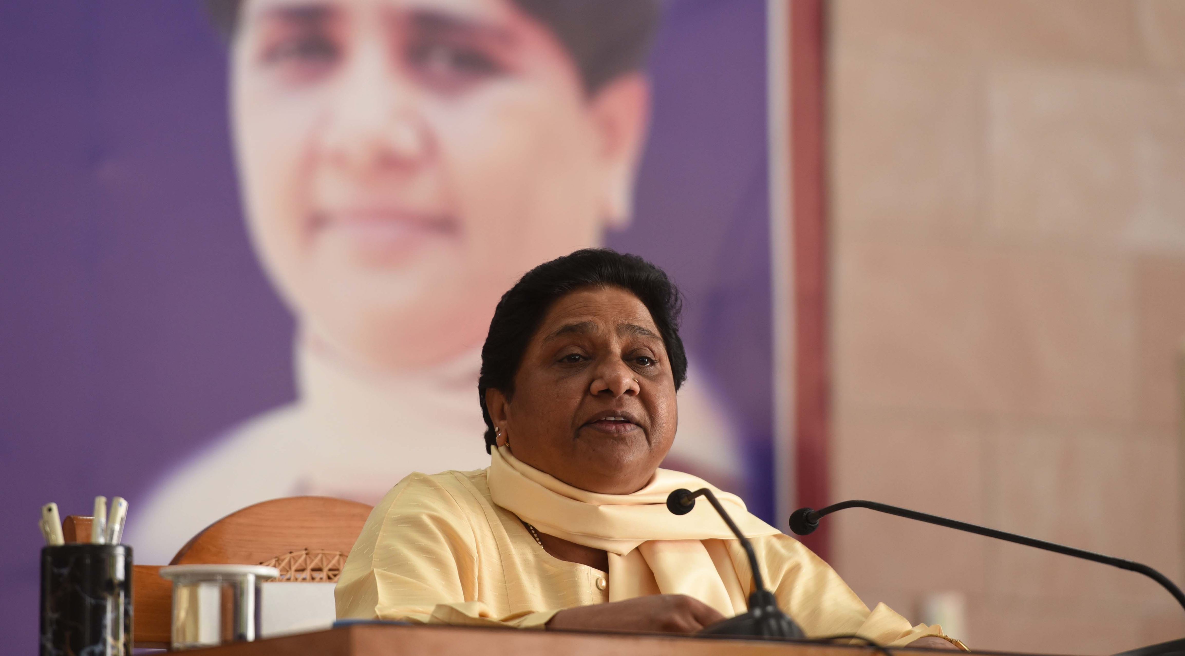 Mayawati finally vacates govt bungalow