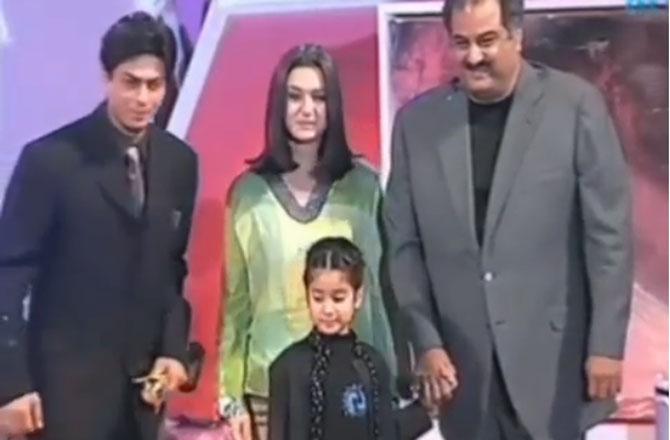 Throwback: When Janhvi presented award
