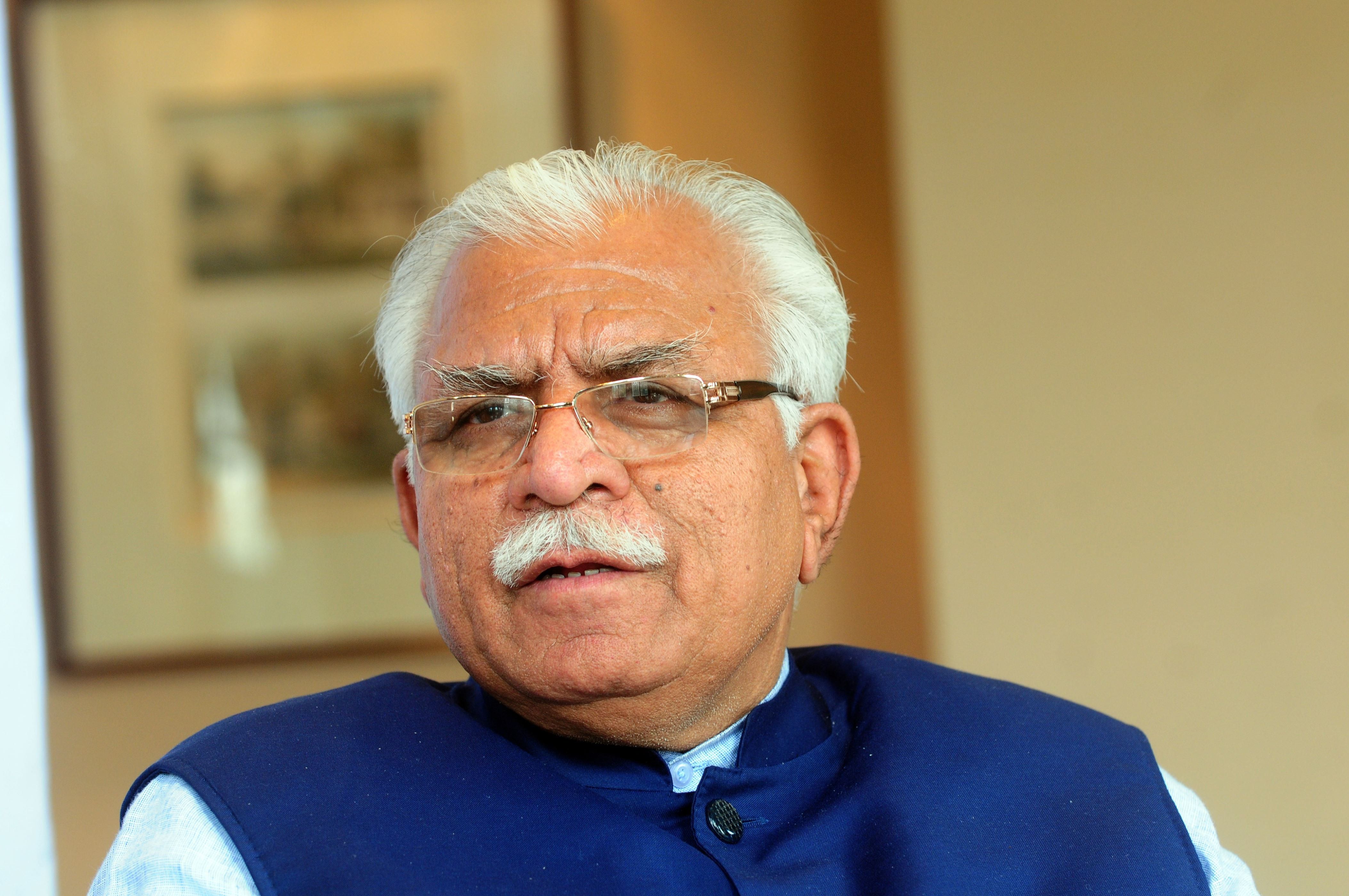 Haryana Manohar Khattar loses cool