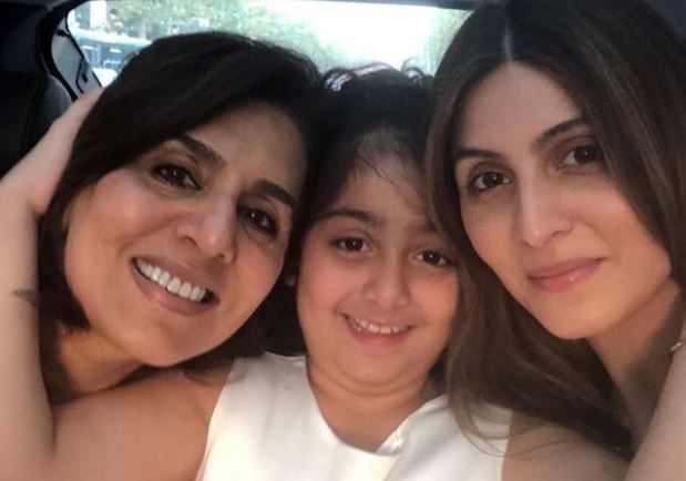 Ranbir celebrates Neetu's 60th birthday