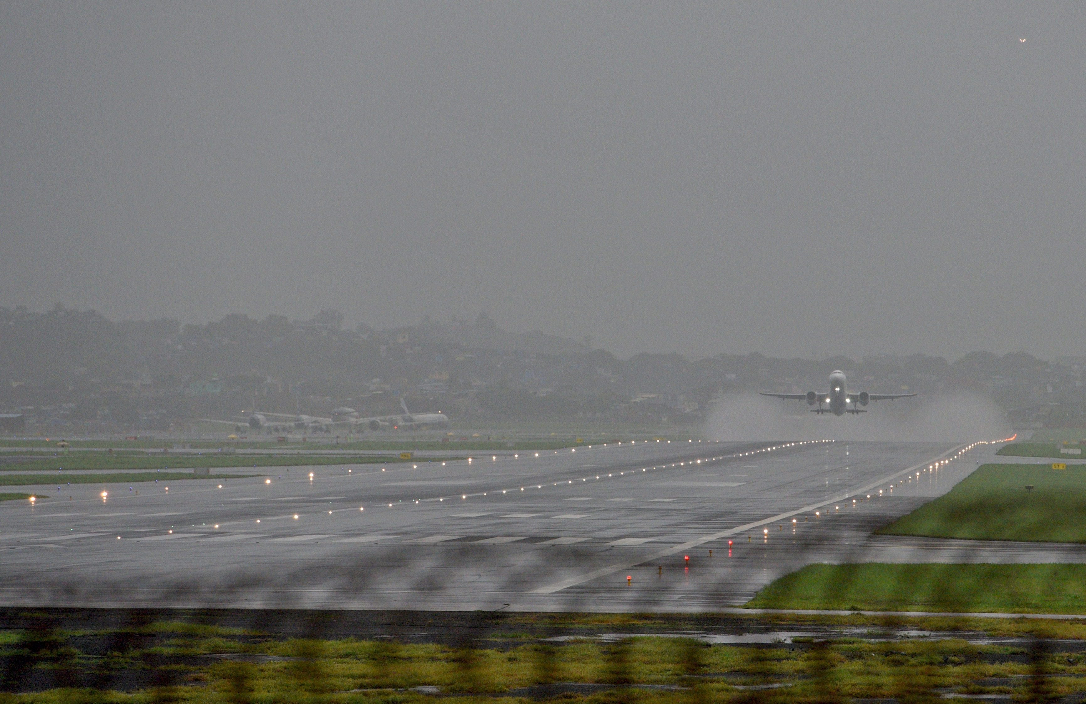 Mishap averted Mumbai airport