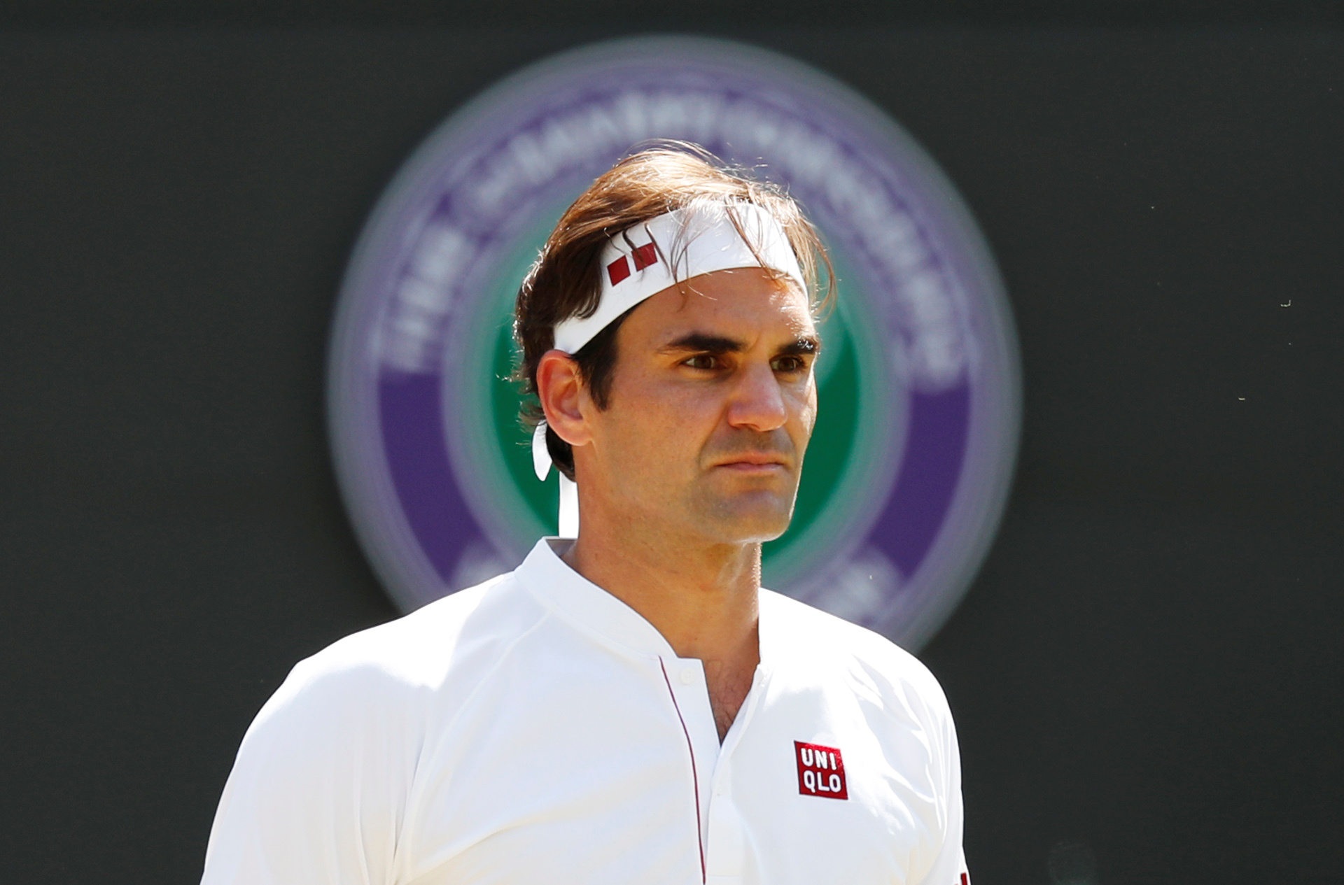 Federer crashes Wimbledon