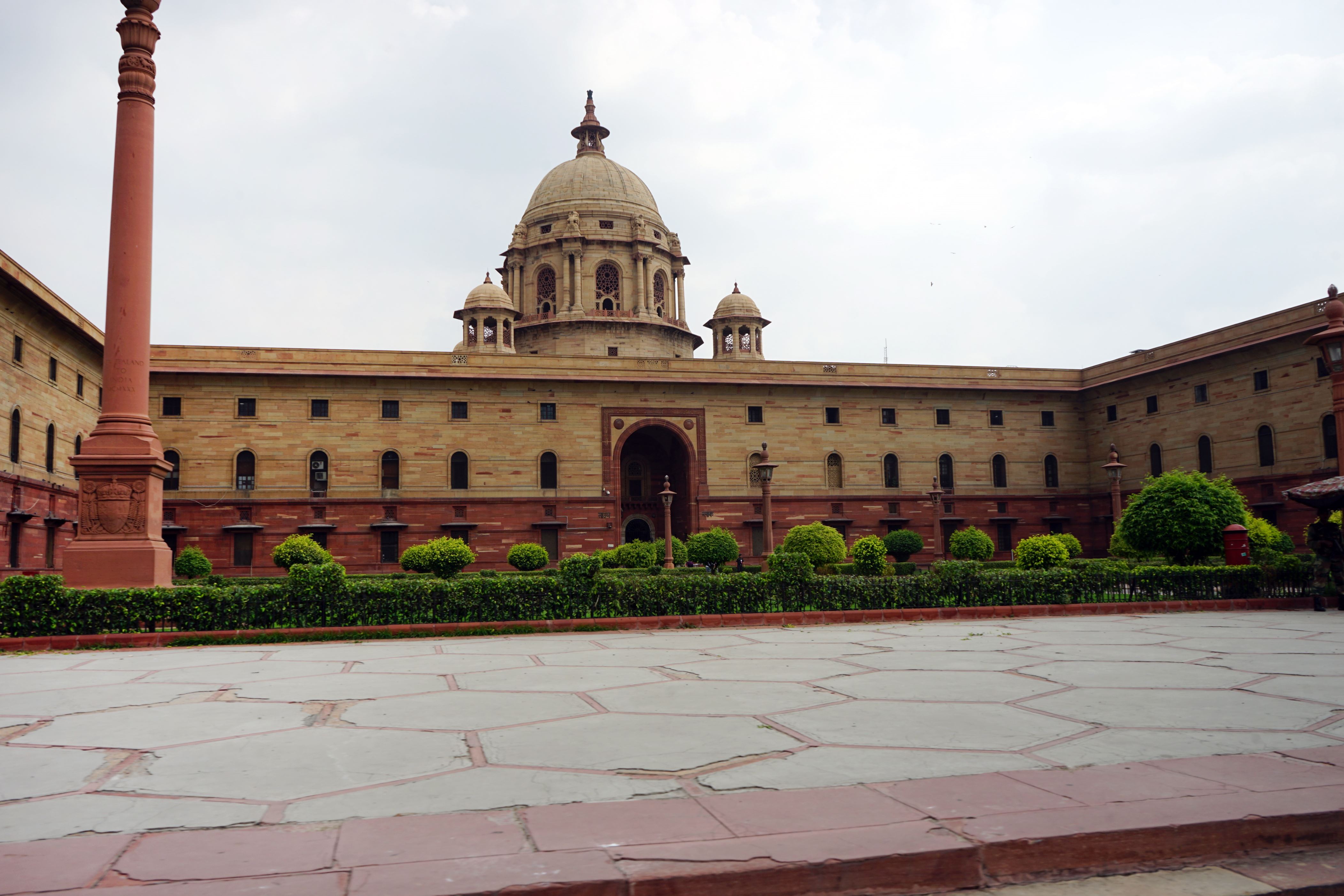 India sends back British from