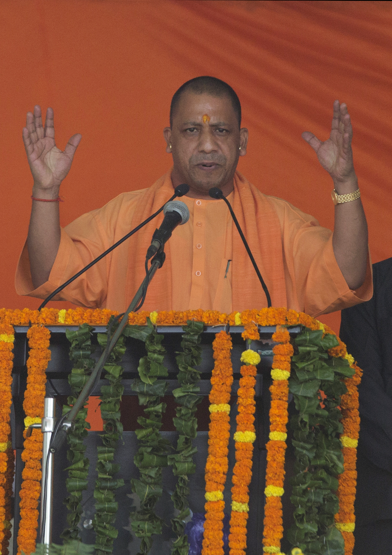 Yogi refuses wear skull offered