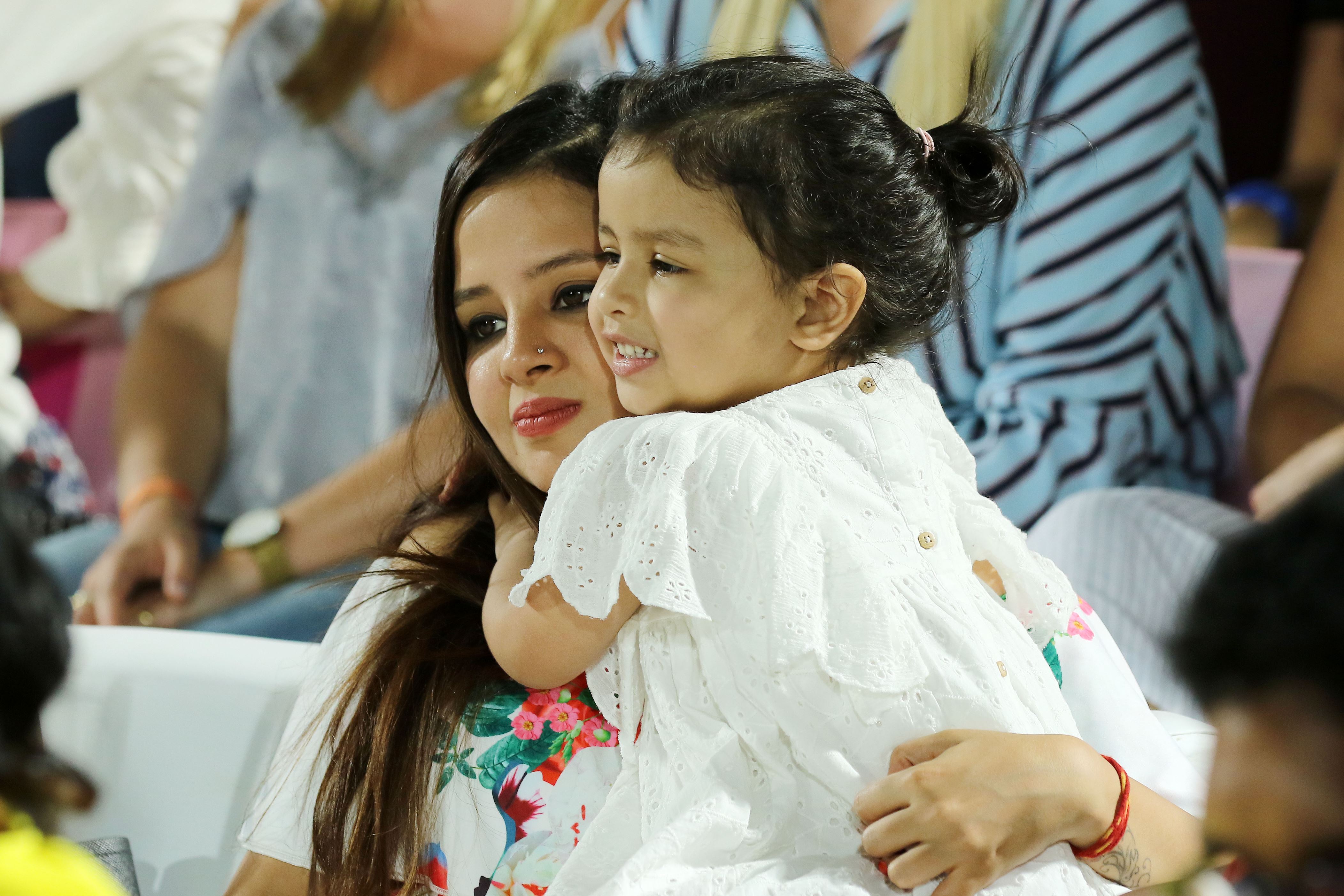Zivaâ€™s message Hardik Pandya goes