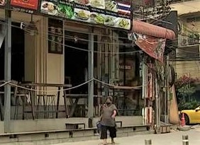 'ข้าวสาร' ไร้ผู้คน สูญเงินวันละ 50 ล้าน