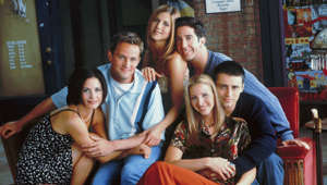 Courteney Cox, Matthew Perry, Jennifer Aniston, David Schwimmer, Lisa Kudrow, Matt LeBlanc sitting posing for the camera: I am sure by now most people on planet earth have seen at LEAST one episode of ‘Friends’. It is a nostalgic blast from the past but has now arrived on Netflix for you to enjoy all over again. The series follows a group of friends as they navigate the pitfalls of work, life and love in Manhattan. The stars include Matthew Perry, Matt LeBlanc, Jennifer Aniston, Courteney Cox, Lisa Kudrow and David Schwimmer. With 238 episodes over 10 seasons, you are in for a treat if you haven’t seen any episodes! Or in fact if you want to go back and watch from the beginning!