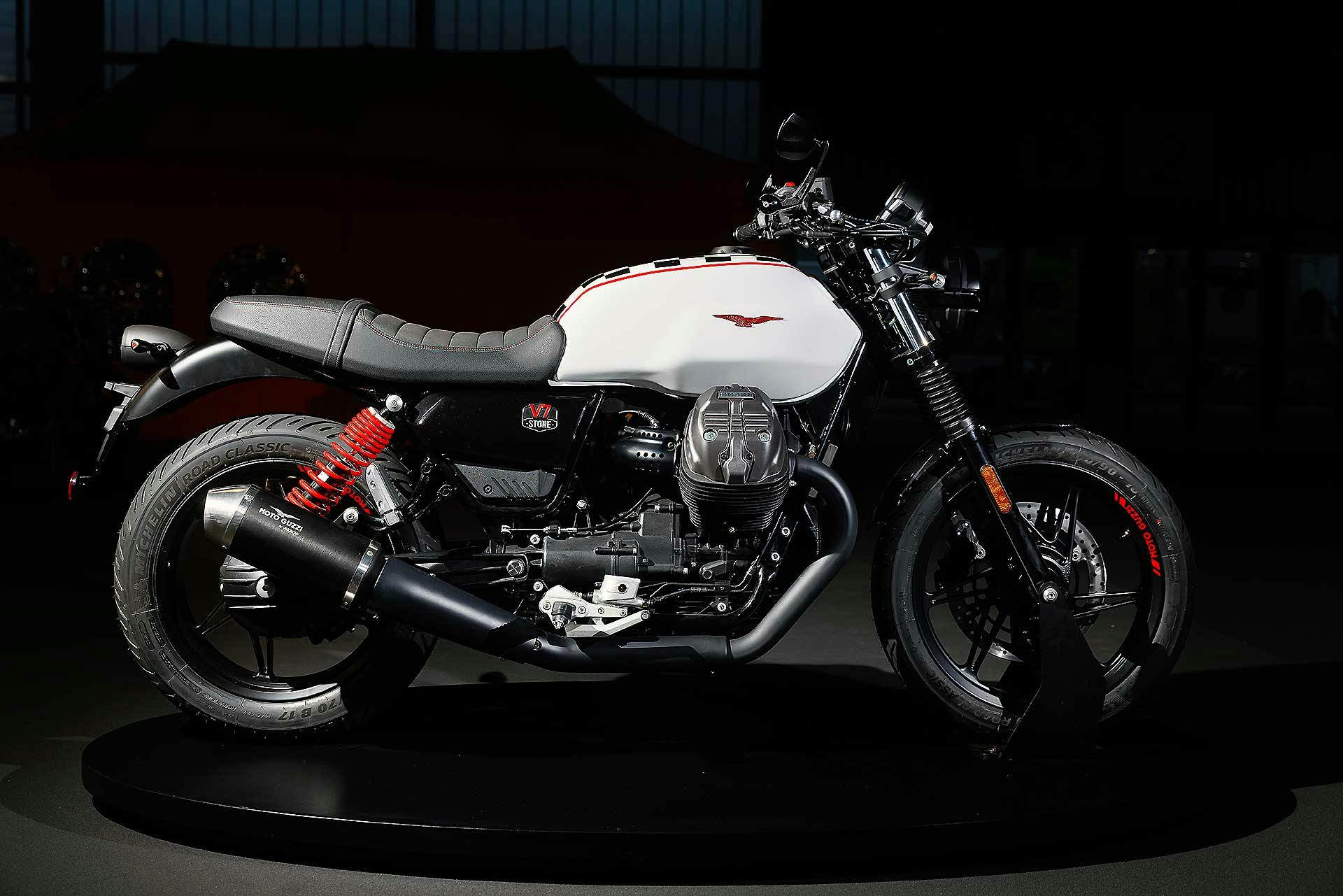 Moto Guzzi V7 Stone TEN