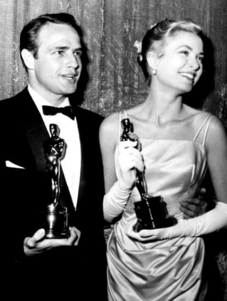 Flashback Iconic Photos From Oscars Past