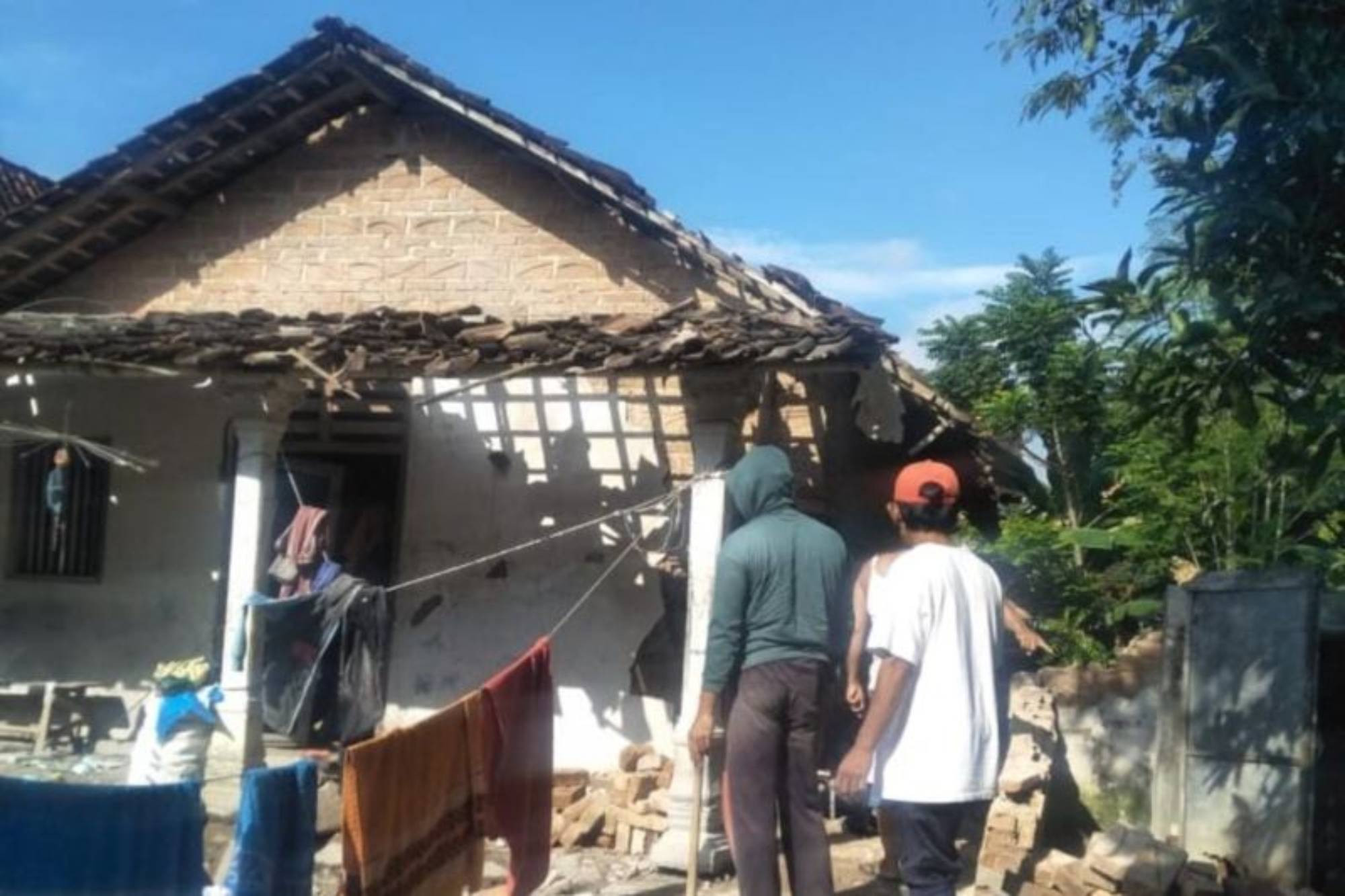 Tabung Gas Helium Meledak Di Ponorogo Rumah Warga Rusak Satu Orang