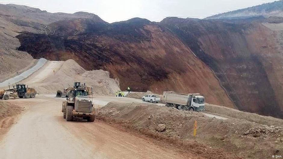 Turkey Several Miners Trapped After Landslide Hits Gold Mine