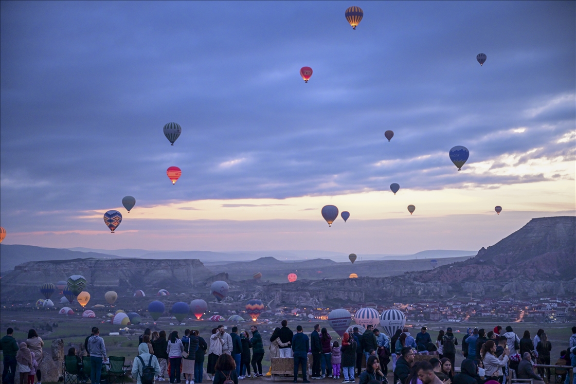 Kapadokya Da S Cak Hava Balonlar N N G Rsel Leni