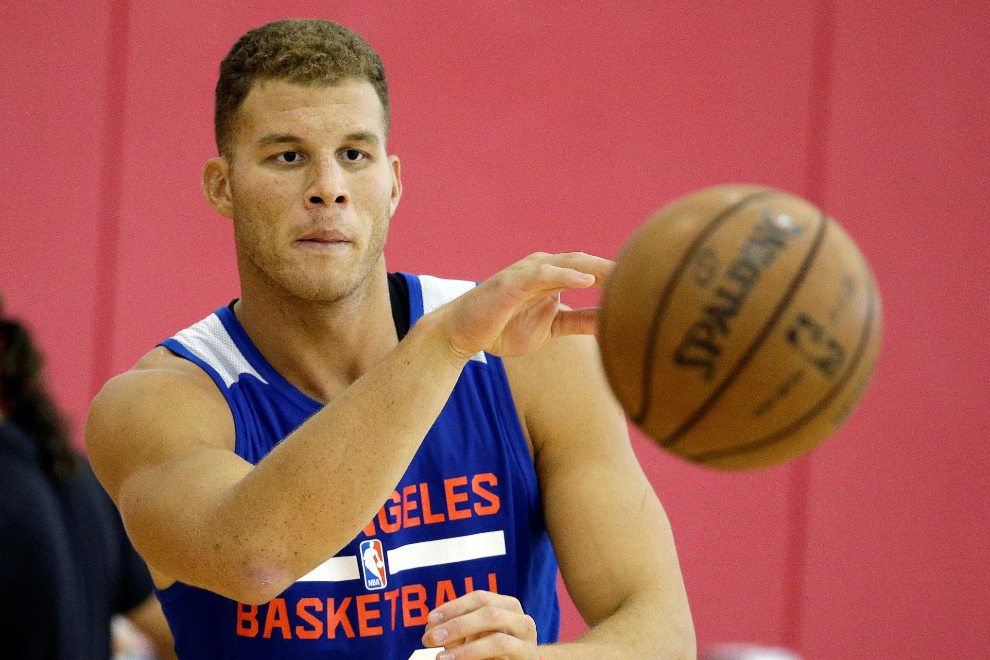 free agency tracker: signings players