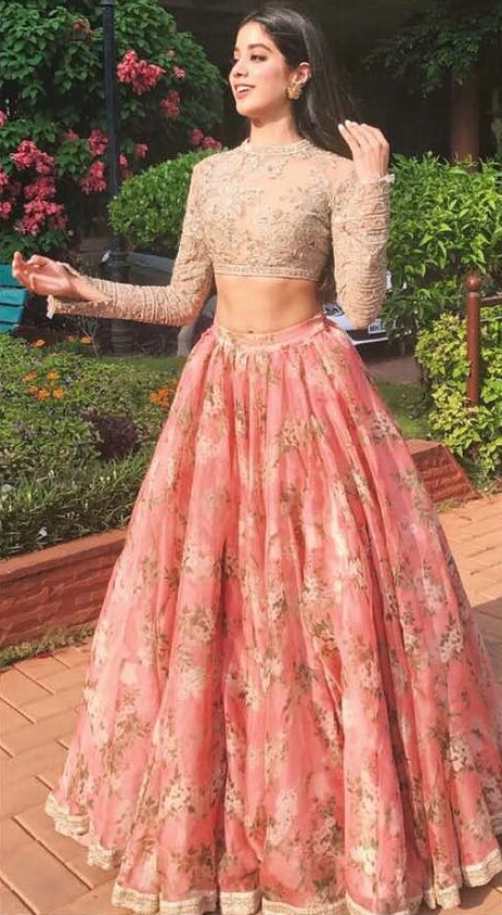 Jhanvi stuns Sabyasachi lehenga