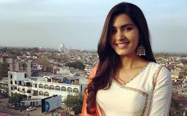 actress Sangeita Chauhan’s husband goes
