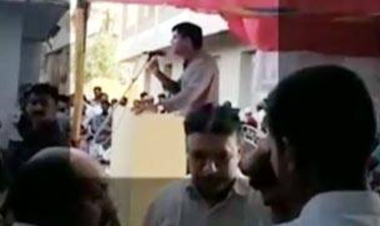 Gujarat: Shoe hurled Union minister
