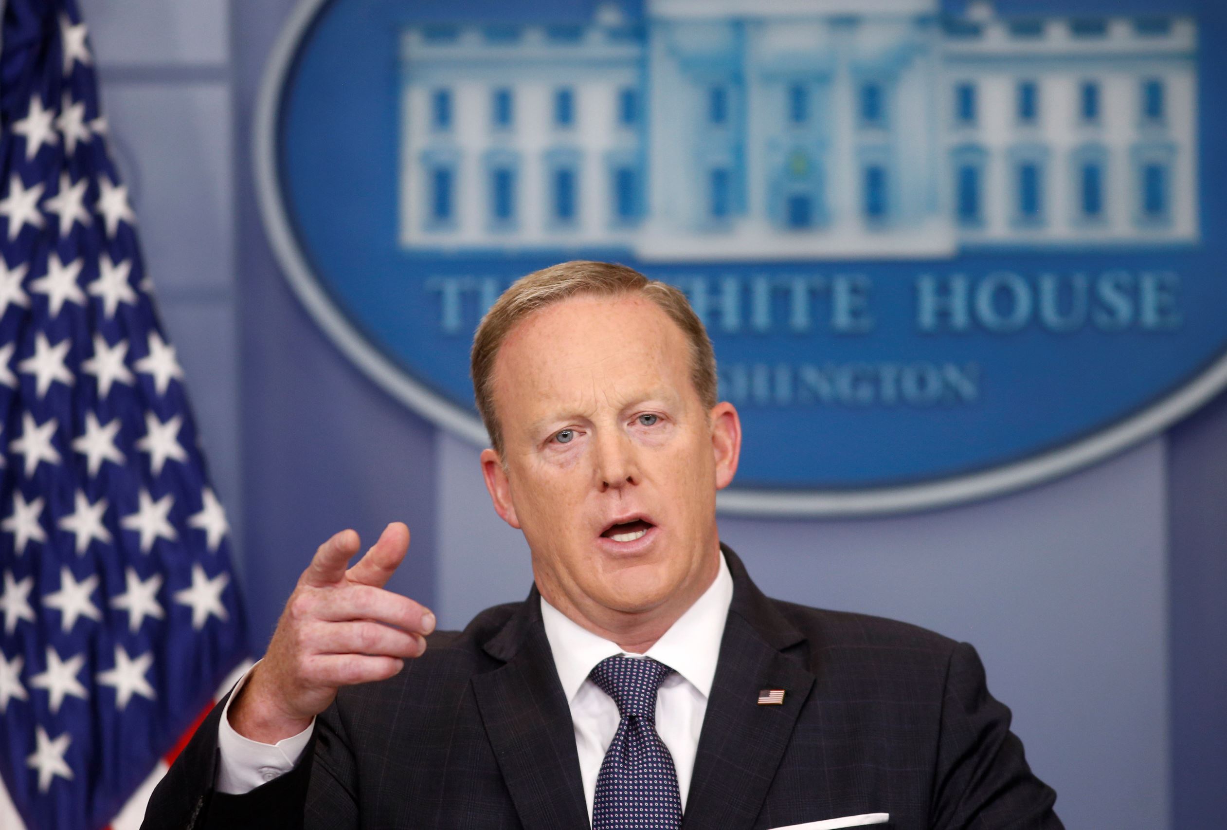 Analysis: Spicer returns with press