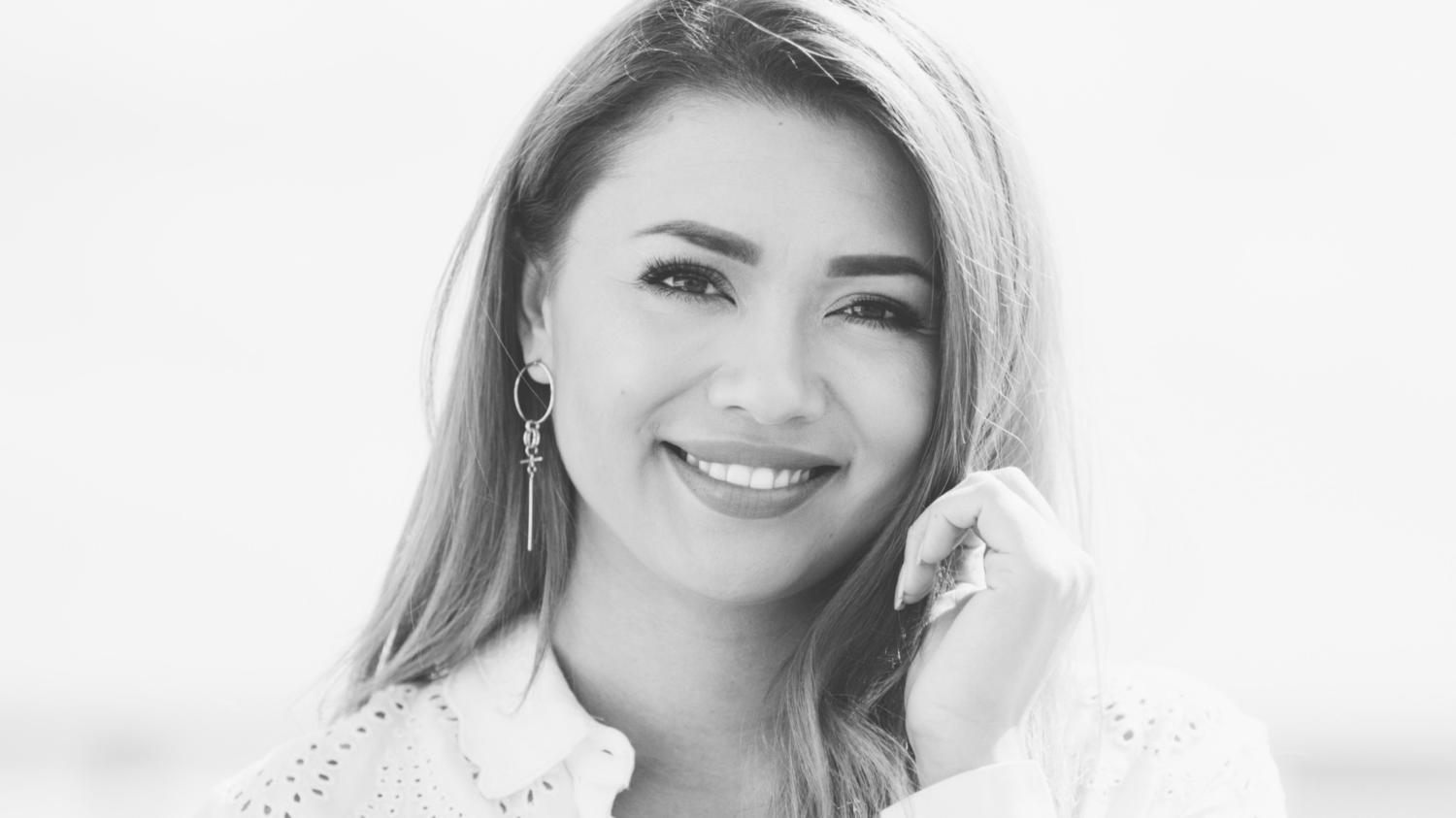 Miss Suomi Shirly Karvinen enنن
