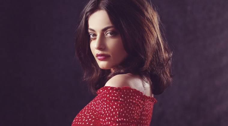 Aishwarya's lookalike Sneha Ullal left