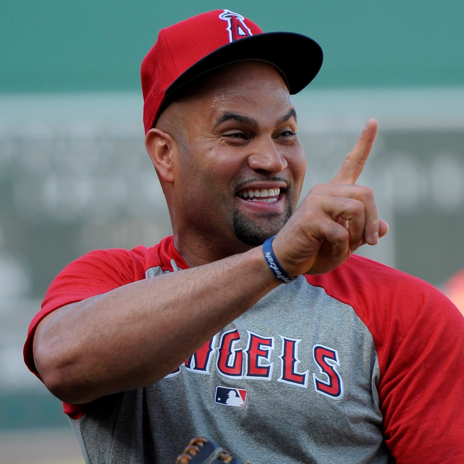 Angels slugger Albert Pujols hits
