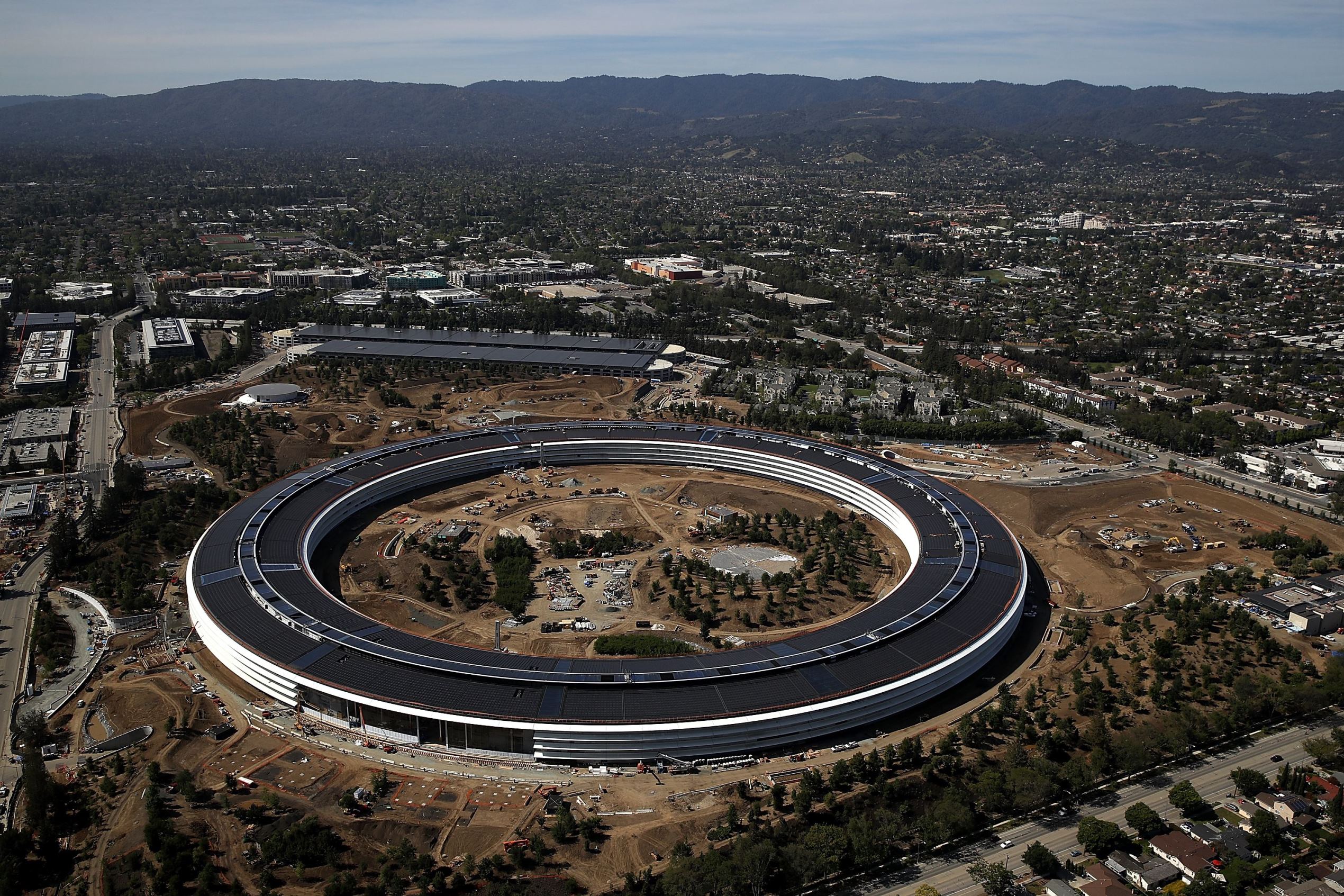 Apple, Amazon's futuristic campuses