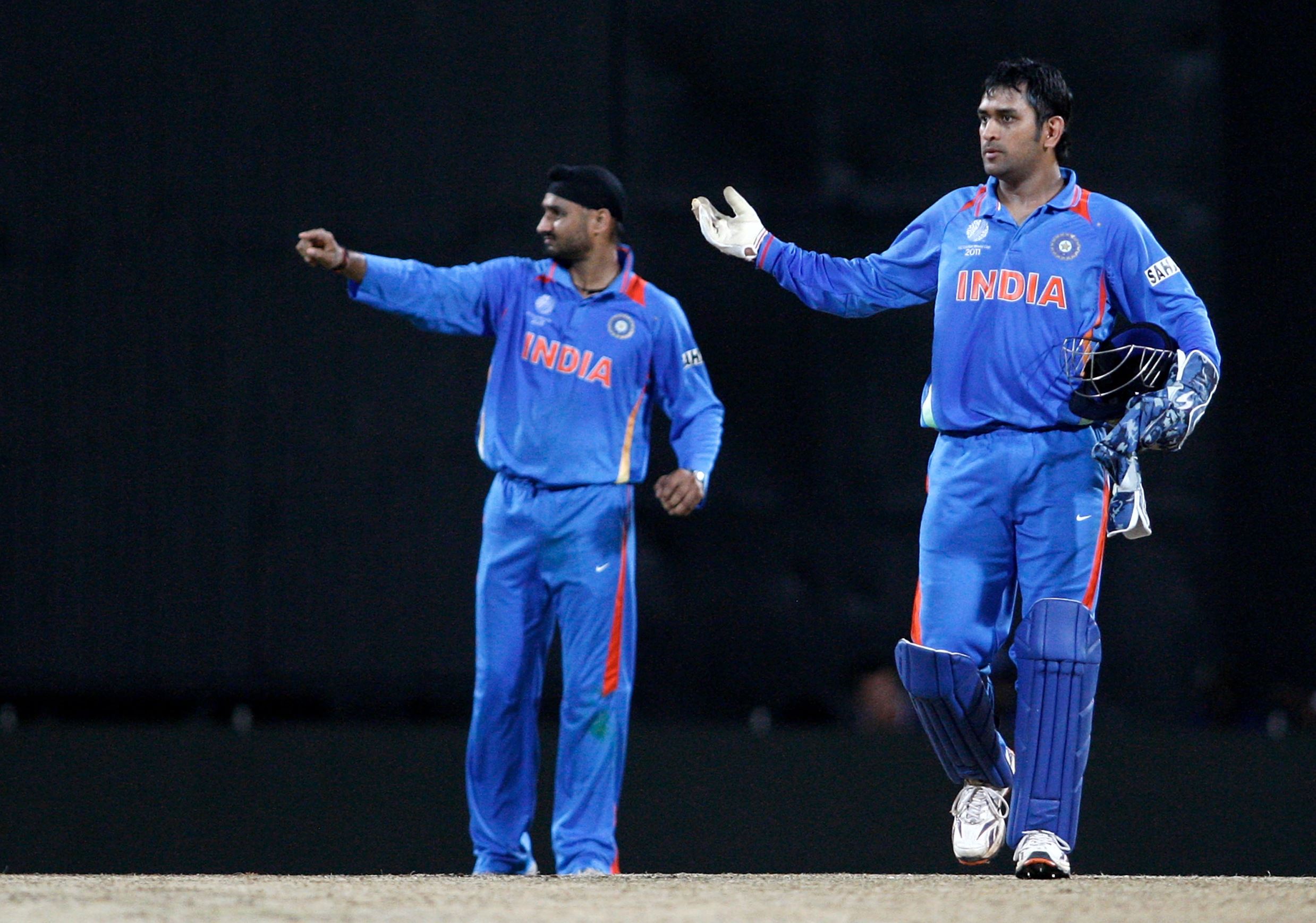 Harbhajan Singh takes Dhoni
