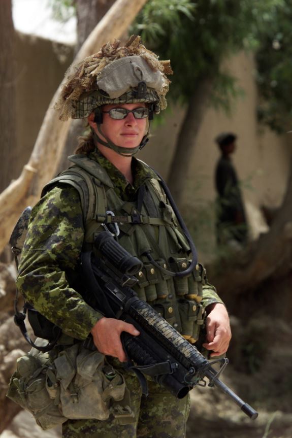 Women soldiers combat